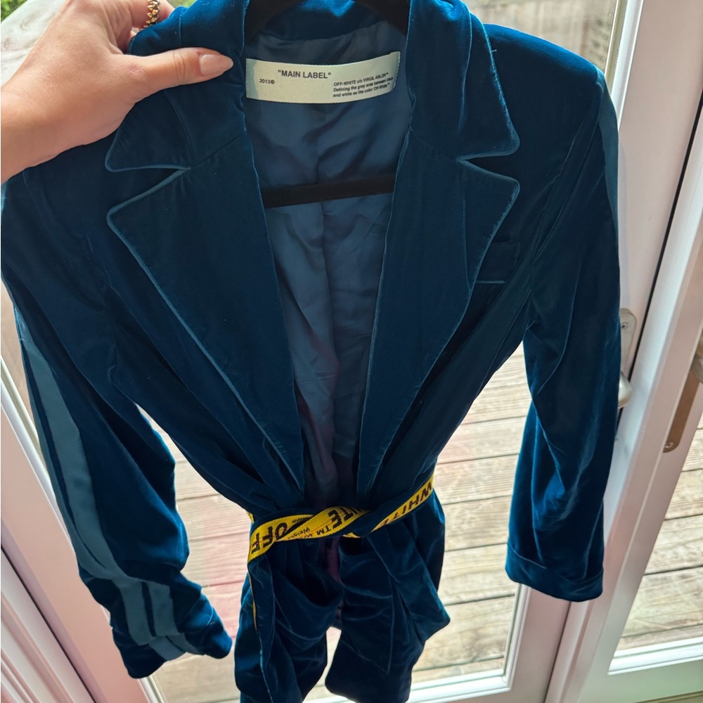 Off-White Blue velvet belted Blazer